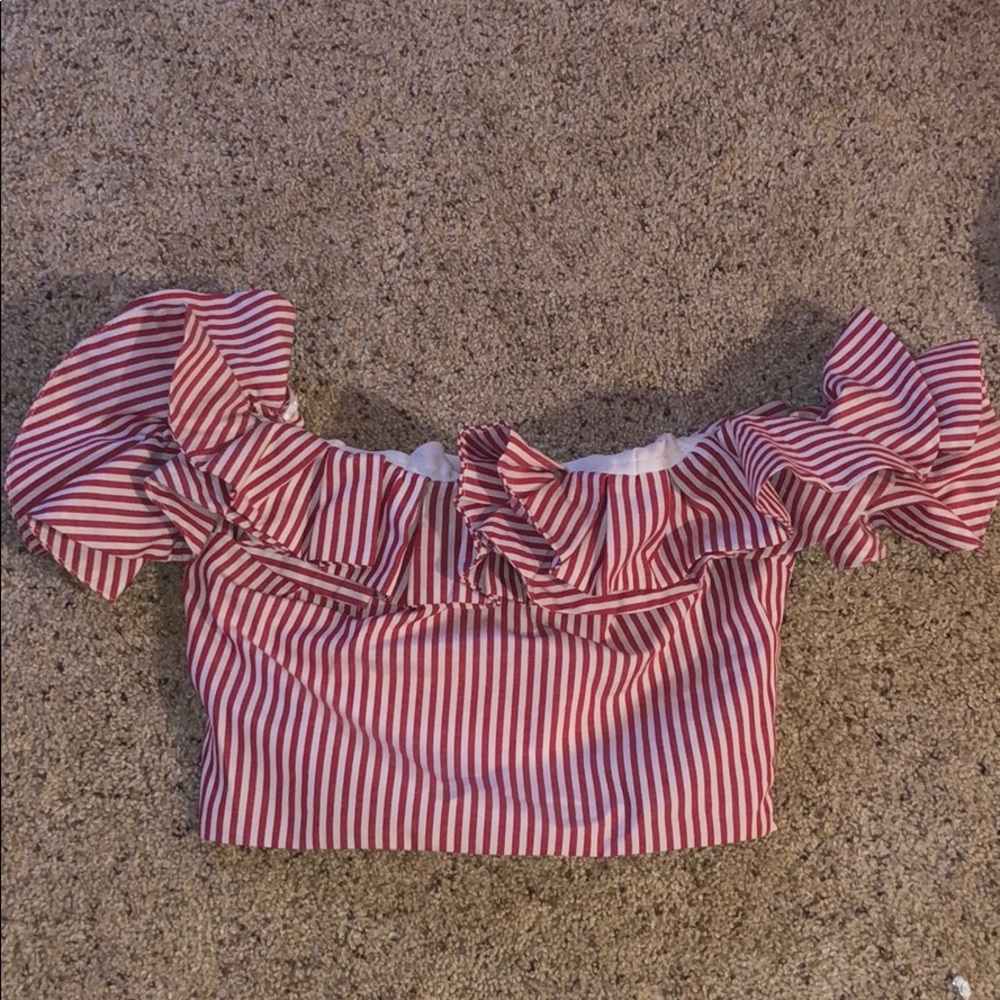 WAYF Ruffle Crop Top